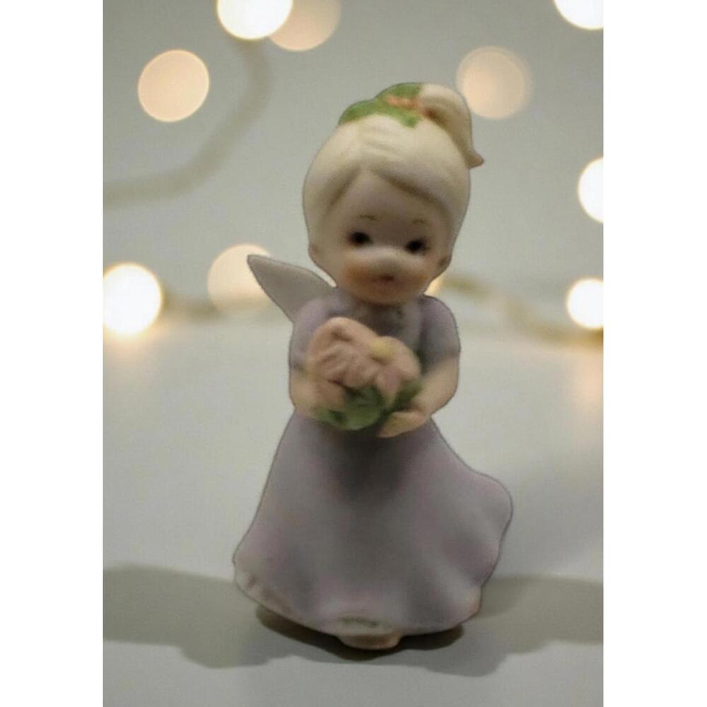 Lefton Angel Figurine Lavender Robe Wings 1983 Taiwan R.O.C. Vintage Porcelain